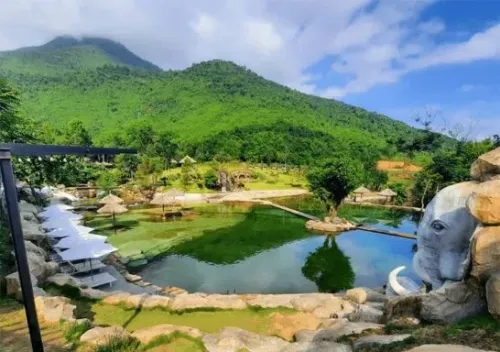 Tour Bạch Mã village 2 ngày 1 đêm